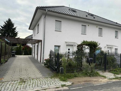 Stilvolle, gepflegte 5-Raum-Doppelhaushälfte mit geh. Innenausstattung und EBK in Berlin Marzahn