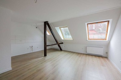 ++ umfassend sanierte Dachgeschosswohnung mit 5% RENDITE !!!