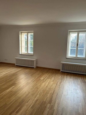 Nachmieter gesucht! Wunderschöne 3-Zimmer-Altbauwohnung im Schlossbauerngut Liefering!