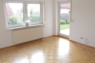 Ruhige 3,5-Zimmer-EG-Wohnung mit Garten, Garage, EBK
