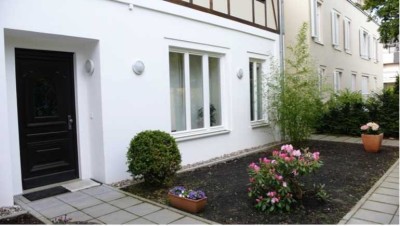 Exklusive 2-Zimmer-EG-Wohnung mit gehobener Innenausstattung m. Terrasse und EBK i. BN Plittersdorf