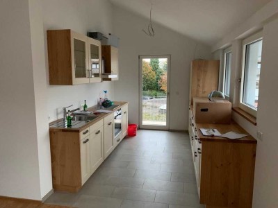 Geschmackvolle 4-Raum-Wohnung mit Balkon und Einbauküche in Bad Aibling