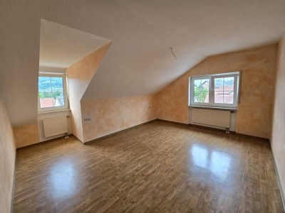 Höchst i. Odw.: schöne 3-Zimmer-Wohnung im Dachgeschoss