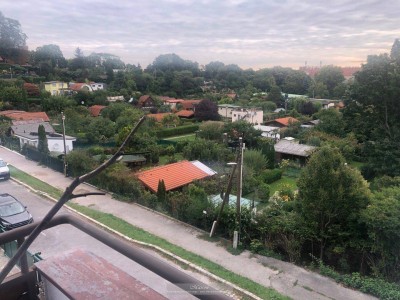 * NEUWERTIGE 2-ZIMMER-WOHNUNG MIT LOGGIA * GRÜNRUHELAE * KAHLENBERGBLICK *