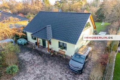 IMMOBERLIN.DE - Wunderbarer Bungalow mit idyllischem Südgarten in naturverbundener Lage