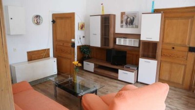 Top gepflegte 2 Zimmer Wohnung mit 4 Betten, TV sowie HMS in 75365 Calw, WM pauschal 950€