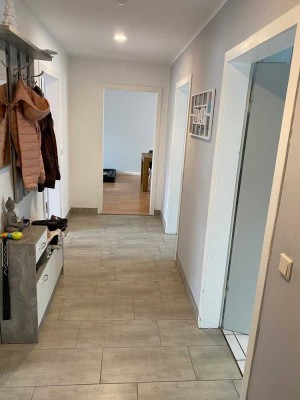 Frisch renovierte, helle Dachgeschosswohnung in Moers-Repelen