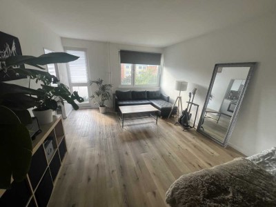 Helle 1-Zimmer Wohnung mit Balkon im 5. OG in Berlin-Lichterfelde