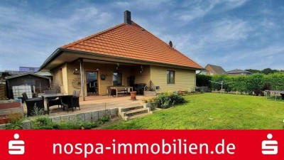 Großzügiges Familienhaus mit TOP-Energiewert und zwei Wohneinheiten mit Carport in Kropp