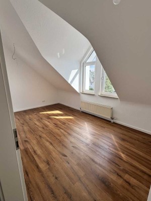 4- Zimmer Dachgeschoss Wohnung in Hockenheim zu vermieten