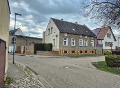 Preiswertes EFH mit Biogasheizung und Doppelgarage in ruhiger Lage von Bördeland-Zens (VB)