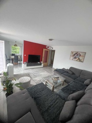Schöne und gepflegte 3-Raum-Wohnung mit Balkon in Bietigheim