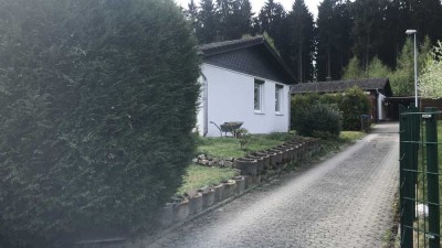 Wunderschöner Bungalow in der Waldsiedlung mit geh. Innenausstattung und EBK