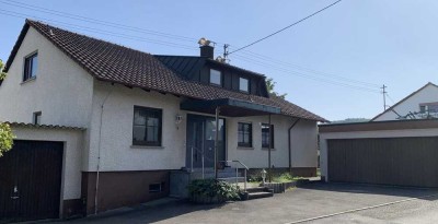 Traumhaftes Grundstück in Ortsrandlage mit Zweifamilienhaus in Allmersbach im Tal