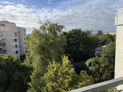 Helle, ruhige, neu renovierte 1-Zimmer Wohnung mit Balkon im 4. OG in Mainz-Münchfeld