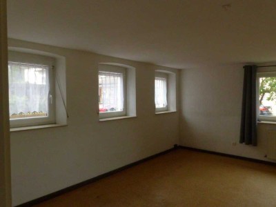 Attraktive und sanierte 2-Raum-Erdgeschosswohnung in Fichtenau