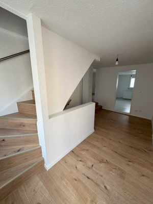 Erstbezug nach Sanierung! 4,5 Zimmerwohnung mit Einbauküche und Balkon!