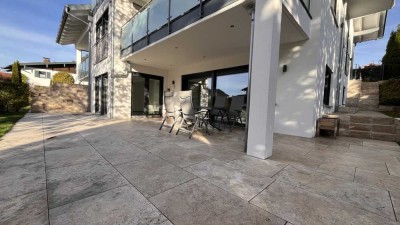 Neuwertige 4-Zimmer Terrassenwohnung mit Garten in Chieming
