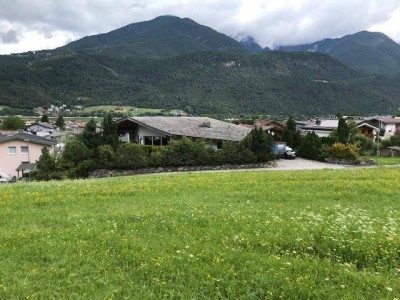 Vollmöbliertes Einfamilienhaus mit Terrasse &amp; kleinem Garten
