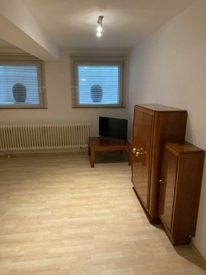 2 Zimmer Souterrain-Wohnung in Kiel Düsternbrook