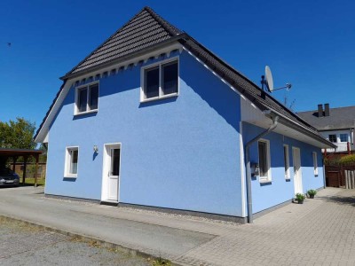 Einfach Perfekt! Attraktives Niedrigenergiehaus mit 3 WE