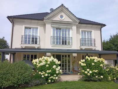 Der Traum von einer Villa im Nobelort Langebrück, Edel, Charmant, Luxuriös