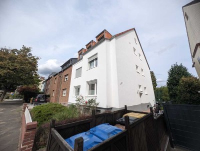 Schöne modernisierte 1,5-Zimmer-Wohnung mit neuem Bad und optisch wie energetisch sanierter Fassade