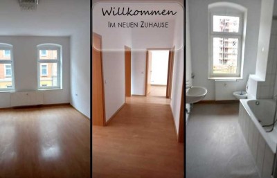 Einziehen und wohlführen in der hellen Drei-Zimmer-Wohnung mit Balkon