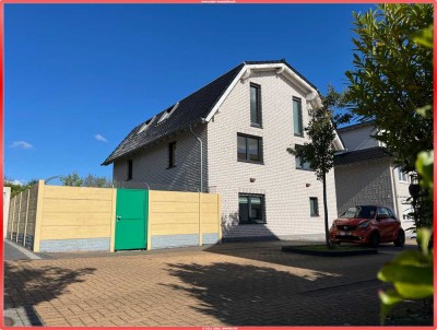 XXL-Einfamilienhaus mit vielen High-Lights, lauschigem Garten und Grossgarage !!!