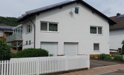 Sonniges Einfamilien-/ Ferienhaus mit Einliegerwohnung im Luftkurort Eppenbrunn