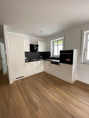 Wunderschöne neuwertige 3-Zimmer-Wohnung mit tollem Balkon in sehr guter Lage in Leipheim.