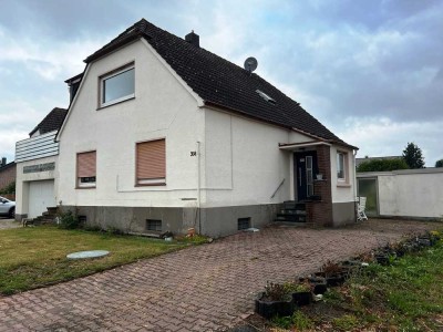Zweifamilienhaus mit Garage
