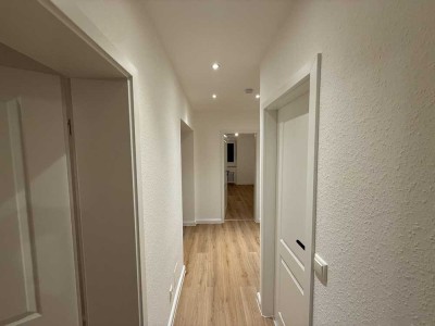 *PROVISIONSFREI* Frisch sanierte 3-Zimmer Wohnung mit Balkon in toller Lage