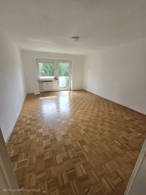 Großzügige 3-Zimmerwohnung in zentraler Lage + Tiefgarage