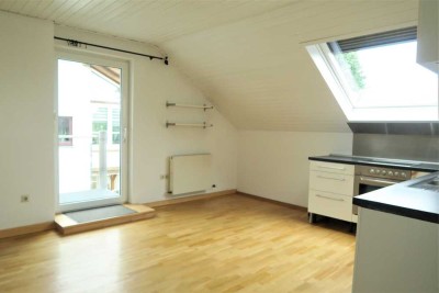 Charmante 3 Zi.-DG-Wohnung mit eigenem Eingang