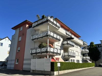 ! Rarität - Lichtdurchflutete 3-Zimmer Wohnung mit riesigem Balkon !