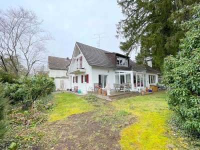 Traumhaftes freihstehendes Haus mit Südwest-Garten und Außen-Pool in Top-Lage "In der Heuluss"