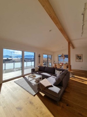 Exklusive 4,5-Zimmer-Penthouse-Wohnung mit luxuriöser Innenausstattung auf 2 Etagen und Bergblick!