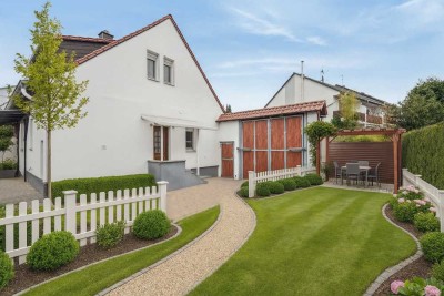 Gepflegtes Einfamilienhaus mit Carport und Garten