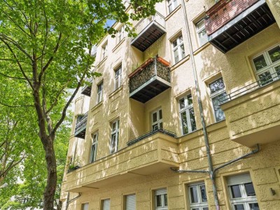 Bezugsfreie 2-Zimmer-Altbauwohnung in begehrter Wohnlage in Berlin Friedrichshain