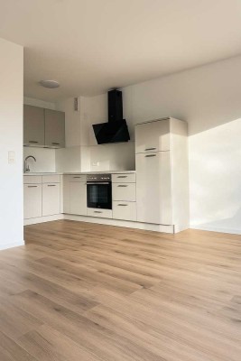 Frisch sanierte 2-Zimmer-Wohnung mit großzügiger Dachterrasse im Zentrum von Rissen