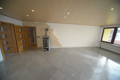 Zentral 4-Zimmer Bad Küche Balkon 1.OG teilmöbliert - Luxuswohnung direkt vom Eigentümer Wöhrder See