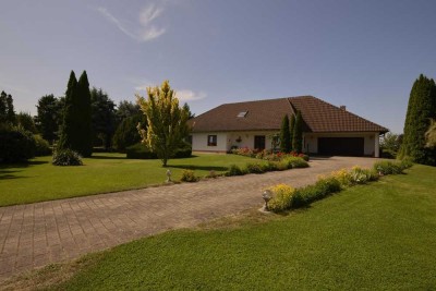 Großzügiges Einfamilienhaus auf traumhaft schönem Grundstück