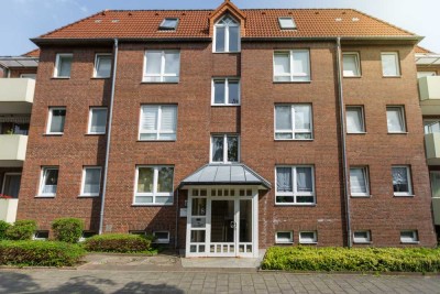 Für Ältere! Kleine 2-Zimmer-Wohnung mit Balkon in Bremerhaven-Geestemünde
