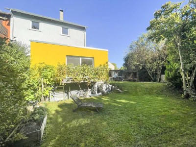 Dreifamilien-Endhaus mit eingewachsenem Garten auf Erbpachtgrundstück