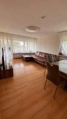 Familienfreundliche 4-Zi.-Whg. mit Spielplatz & guter Anbindung