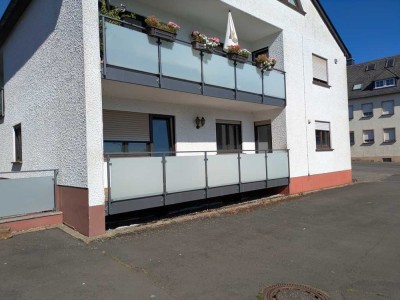 Arzfeld: großzügige Erdgeschosswohnung