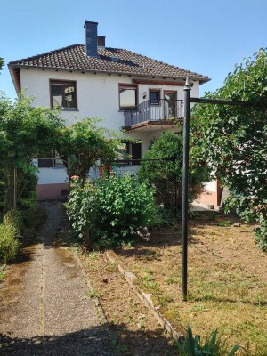 Freistehendes Einfamilienhaus mit Garten im Herzen von Kilianstädten (Schöneck)