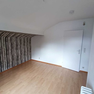 2 Zimmer Wohnung im DG