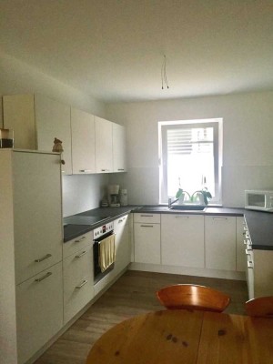 Zweitbezug in wunderschöner Lage mit Einbauküche und Balkon: 3-Zimmer-Wohnung ab 01.09.2025